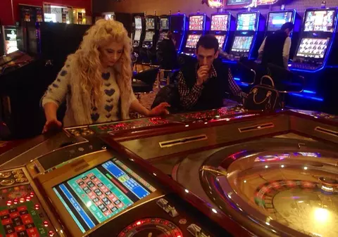 Adora a dat notele muzicale pe... ruletă | FOTO