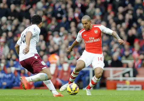 Arsenal a UMILIT Aston Villa. Walcott a marcat după 396 de zile! / VIDEO