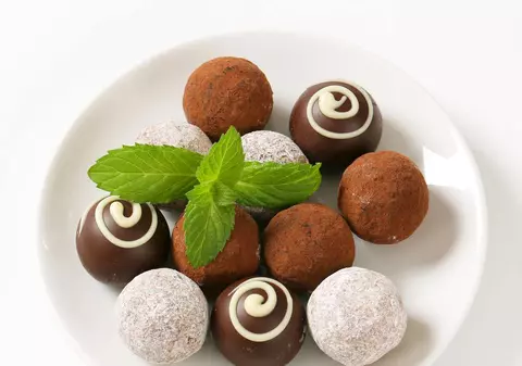 Bomboane cu biscuiţi din trei ingrediente