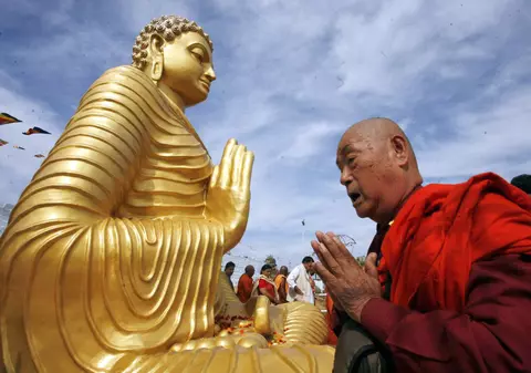 Un călugăr mumificat, descoperit după 200 de ani! Budiștii susțin că nu e mort | FOTO 