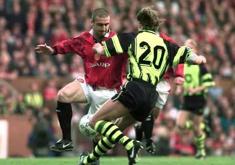 Acum 20 de ani, Cantona era suspendat 7 luni pentru că a agresat un suporter / VIDEO