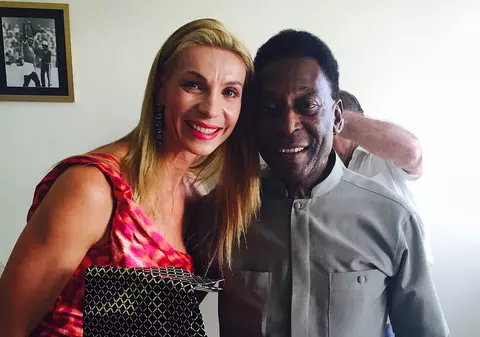 Cristina Pârv, îmbrățișată de Pele! "Regele" fotbalului, fermecat de "regina" voleiului