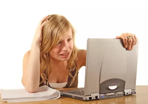 SUPER-UTIL! Cum să ștergi un email trimis din greșeală, înainte ca destinatarul să îl citească