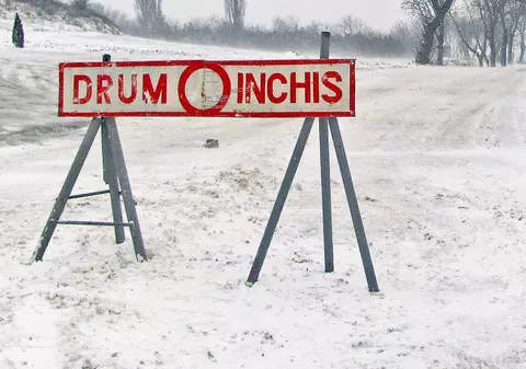 Licitaţiile pentru deszăpezire se ţin după ce se termină iarna!