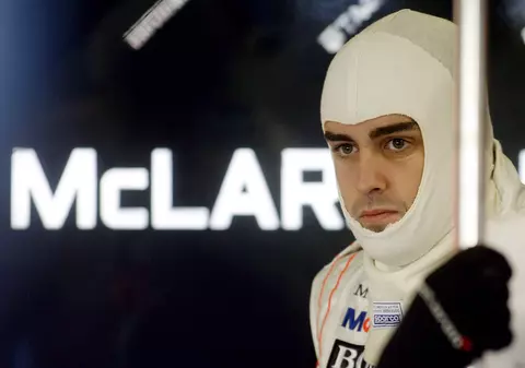 ”Multe mulțumiri pentru sprijinul vostru”. Alonso, zâmbitor pe patul de spital