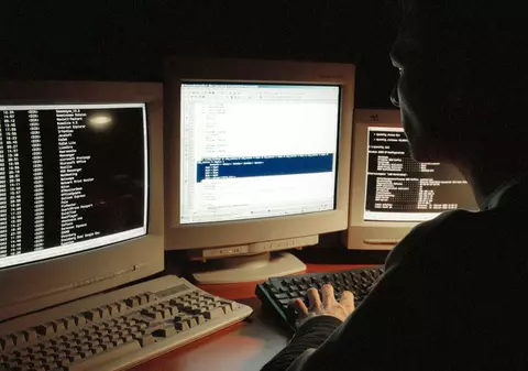 Instituții românești din străinătate, supuse unor atacuri cibernetice, mai bine de doi ani