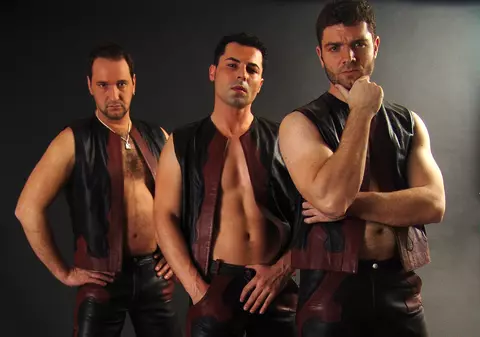 Supriză de proporții. Haiducii puși să cânte dar să facă și striptease!