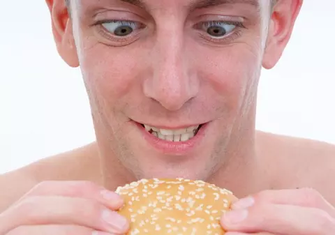 Ultimul hamburger McDonald's din Islanda a ajuns piesă de muzeu. Uite cum arată după 5 ani! VIDEO