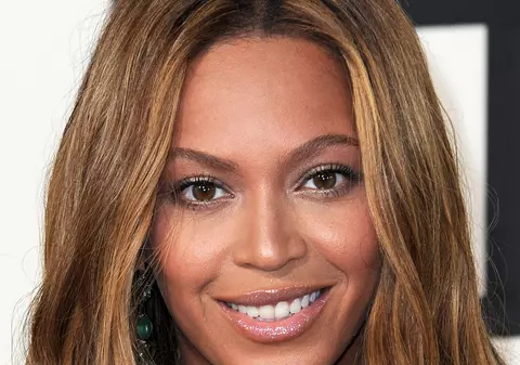 Beyonce, POZATĂ foarte de aproape! Cum arată, de fapt, FAȚA ARTISTEI! ÎȚI PLACE sau te-a speriat?