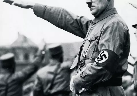 Hitler, invocat în Senatul României ca argument în favoarea fumatului în spaţiile publice