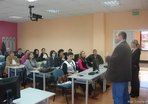 Reguli noi pentru instructorii auto