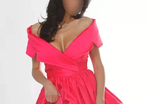 Fost iepuraş PLAYBOY revine în TELEVIZIUNE. A vrut să renunţe la TV dar NU A PUTUT