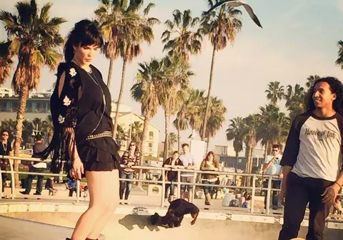 Monica Bârlădeanu, mai activă ca nicicând pe Facebook! Unde greșește vedeta? La VESTIMENTAȚIE!