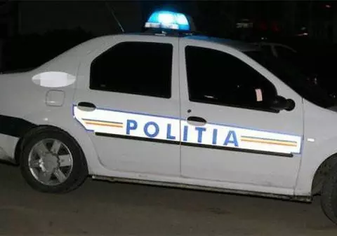 Un șofer BEAT și AGRESIV, luat în CĂTUȘE. Ce a FĂCUT când a văzut POLIȚIA