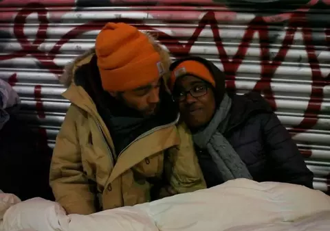 Viața bate FILMUL. Povestea de DRAGOSTE a doi tineri care trăiesc pe STRADĂ a emoționat o lume întreagă | VIDEO