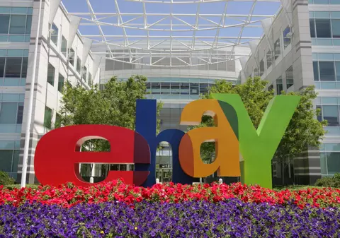 "Folosită, dar în stare bună"! Așa sună anunțul unei femei care s-a scos la vânzare pe eBay