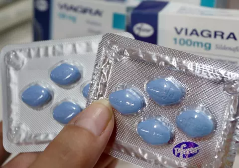 Iau VIAGRA și își obligă femeile să facă sex brutal și anormal