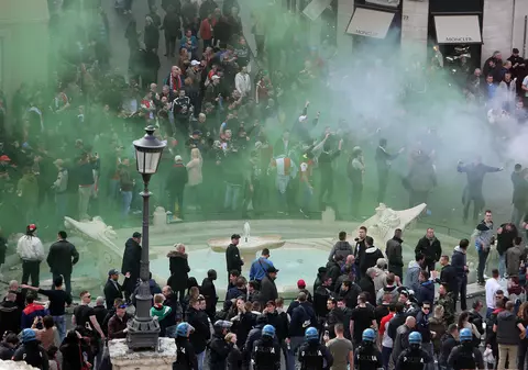Fanii echipei Feyenoord, pregătiți de război. Ce mesaj au pentru ultrașii de la AS Roma