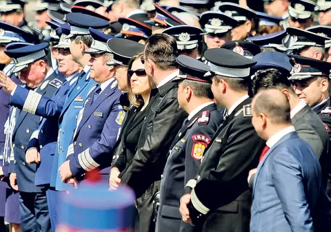 EXCLUSIV | Peste 50 de generali şi colonei de poliţie, îmbufnaţi că au ratat avansarea