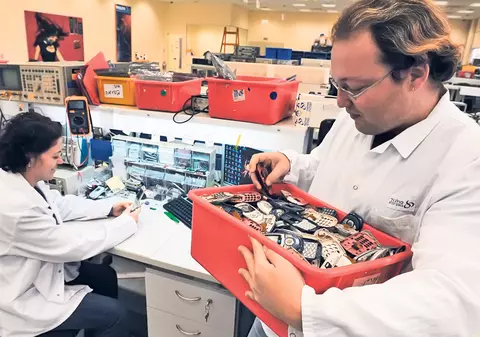 Reciclezi și câștigi! Vrei să scapi de electrocasnice şi de telefoane mobile vechi? Ce e de făcut ca să ai şi un beneficiu de pe urma lor