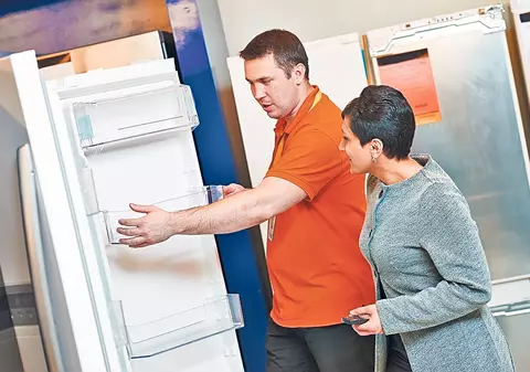 Cum alegi combina frigorifică | Marile magazine au luna aceasta reduceri importante