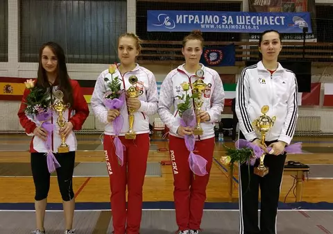 Mălina Călugăreanu a câştigat etapa de Cupă Mondială la floretă junioare de la Belgrad / FOTO