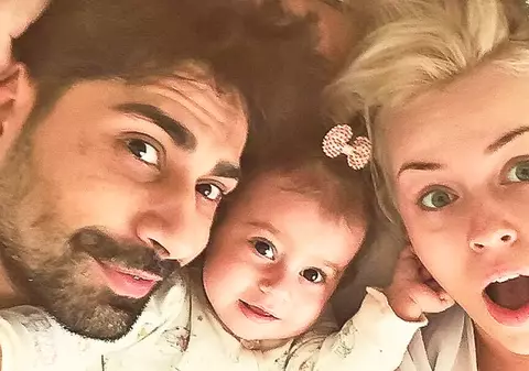 EXCLUSIV | Connect-R a îngropat definitiv viaţa la garsonieră. I-a «crescut» o vilă peste noapte!