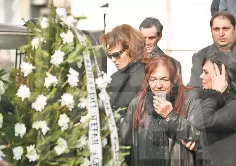 Reacţia ANGELEI SIMILEA la înmormântarea lui MARCEL DRAGOMIR. Ce a făcut cântăreaţa pe tot parcursul funeraliilor