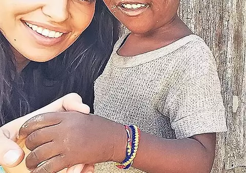 Pentru el a trecut MĂDĂLINA GHENEA oceanul! L-a strâns din nou în braţe şi este FERICITĂ