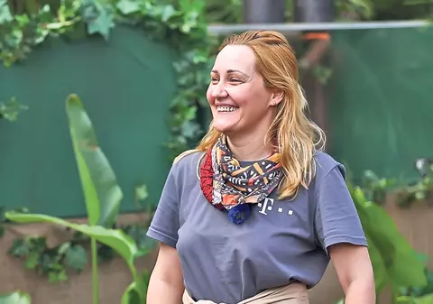 Mamă, ce-au îndurat! «Doamna Merişor» şi Elena Lasconi au dat iama în apă şi cafea când au ajuns acasă | EXCLUSIV