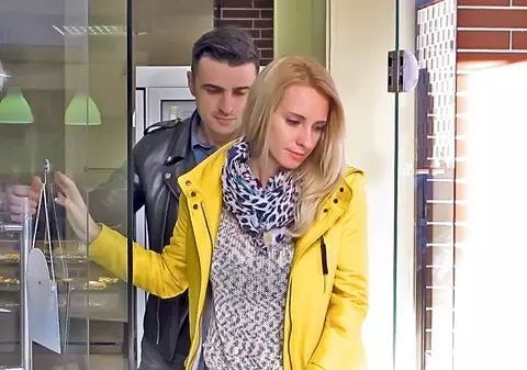 EXCLUSIV | Cornel Ilie, fotografiat pentru prima oară alături de o femeie. Dovada că şi el iubeşte!