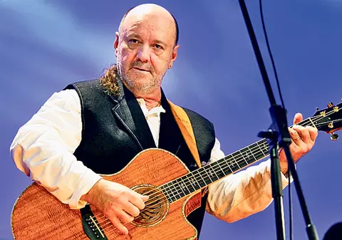 Supărat foc pe brăileni! Alifantis și-a anulat spectacolul din urbea natală din lipsă de plătitori