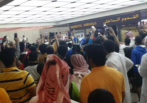 SELFIE CU PIȚI. Pițurcă are la arabi ce n-a avut niciodată acasă / FOTO&VIDEO