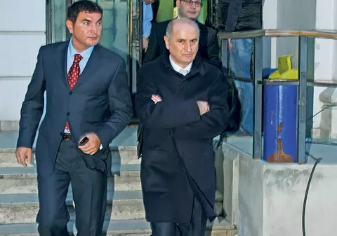 EXCLUSIV | Oamenii de fotbal aflaţi în închisoare s-au pus serios cu burta pe carte