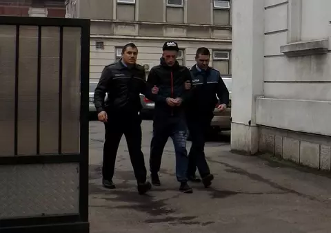 Atenție! Tot mai mulți copii, convinși să dea hoților toți banii din casă!