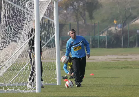 Hagi și-a pregătit portarii cu MINGI DE TENIS pentru meciul cu Pandurii / VIDEO