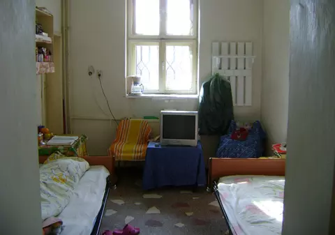 IMAGINI DE SENZAȚIE! Așa arată celula în care stă MONICA IACOB-RIDZI