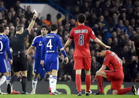 Un fotbalist de la Chelsea și-a povestit viața într-o carte: ”Voiam să-i omor pe toți!” ^Se uita la filme porno cu sonorul tare și își deranja vecinele! VIDEO