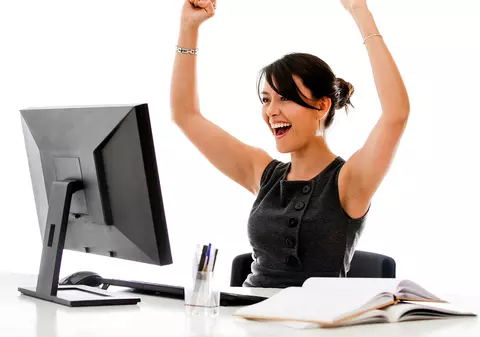 PUTEREA POȘETELOR. Aproape 40% dintre afacerile din România sunt conduse de femei