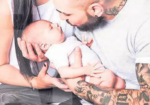 EXCLUSIV | Antonia îl dă de gol pe Alex Velea! Ce face artistul în fiecare zi, de când a devenit tătic