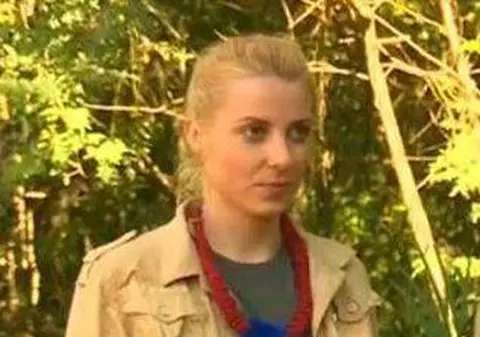 ”Sunt celebru, scoate-mă de aici” | MAMA lui Dorian Popa îi ia APĂRAREA Alinei Plugaru