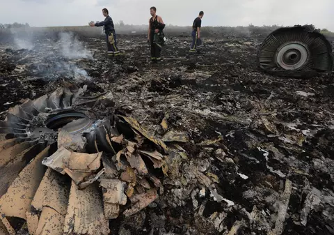 ÎNDUIOȘĂTOR. Un BEBELUȘ aflat la bord a murit la PIEPTUL MAMEI sale