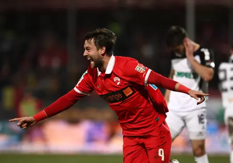 Marcatorul golului dinamoviștilor sare la gâtul lui Hațegan: ”A greșit la acel cartonaș roșu!”