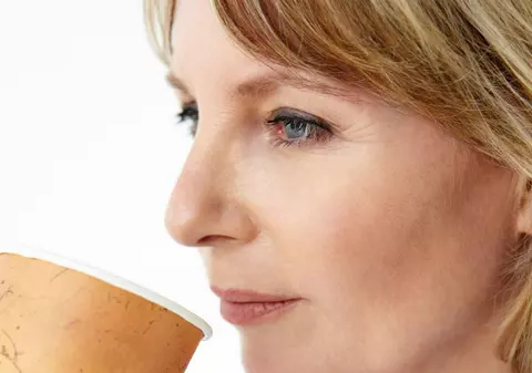 Otravă la pahar! Ce conține cu adevărat cafeaua de la automat