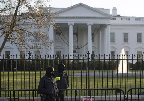 Au făcut-o LATĂ! Doi agenți Secret Service, care se ocupau de paza președintelui, anchetați după o petrecere de-o noapte