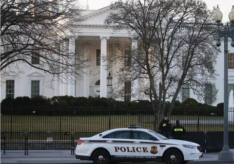 UPDATE | Intrusul care a fost reținut în curtea Casei Albe riscă până la zece ani de închisoare