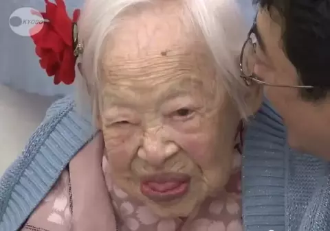 EA ESTE CEA MAI BĂTRÂNĂ PERSOANĂ DIN LUME! Află ce vârstă împlinește mâine | VIDEO