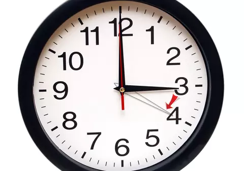 Ora de vară 2015. Sâmbătă se schimbă ora. Cum ne afectează organismul