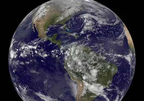 Cât ar dura o călătorie de la un capăt la altul al Pământului, prin centrul  planetei?