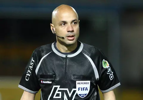 Șoc și groază în fotbal! Gest extrem la adresa unui reputat arbitru
